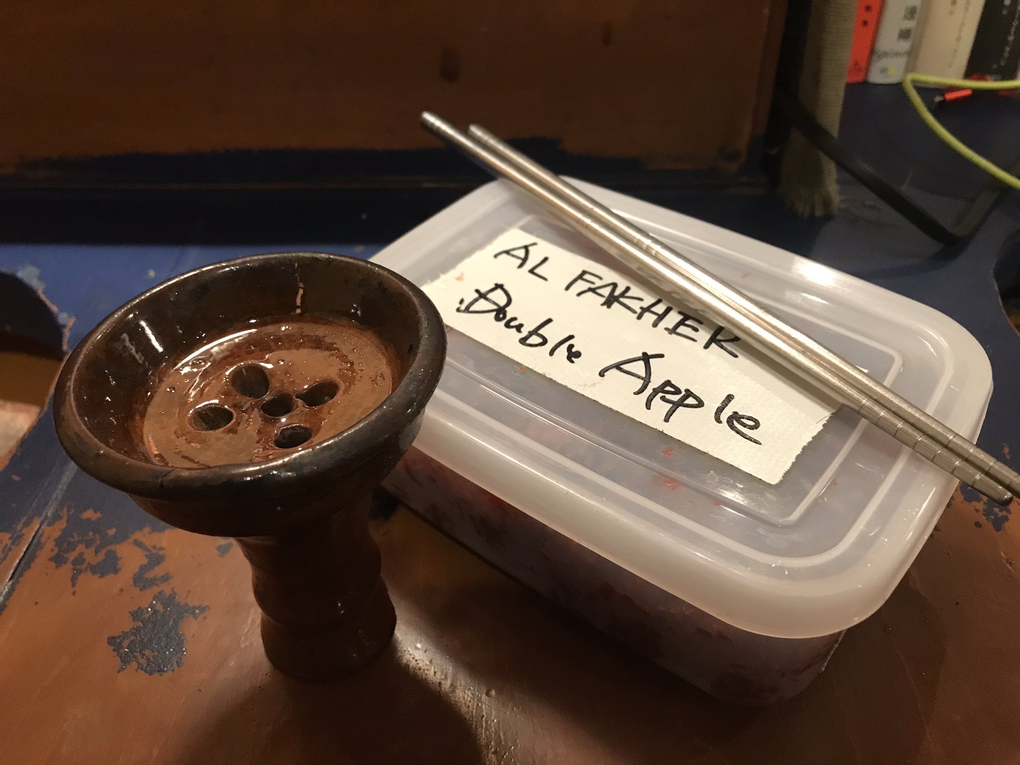 Shisha Cafe Ras難波店 A Twitter 失敗しない直置きの作り方 実際に作っていってみましょう 使用するボウルは伝統的なエジプシャンボウル フレーバーはダブルアップル で順を追って解説していきます 直置きの作り方に不安を感じたあなた まずこれからチャレンジ