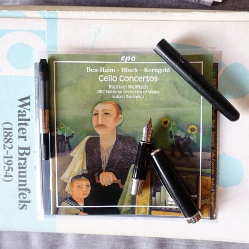 ClassicalCritic's tweet photo. #morninglistening to #PaulBenHaim, #ErnestBloch & #Korngold #CelloConcertos w/@RWallfisch & @BBCNOW on #CPO
Amazon: https://t.co/tmdU99RDwj
@surprisedbeauty music!
#classicalcdcollection #classicalmusic #classicalmusiccollection #ErichWolfgangKorngol… https://t.co/TxX6yPQd8l https://t.co/E1oRw7n0eW