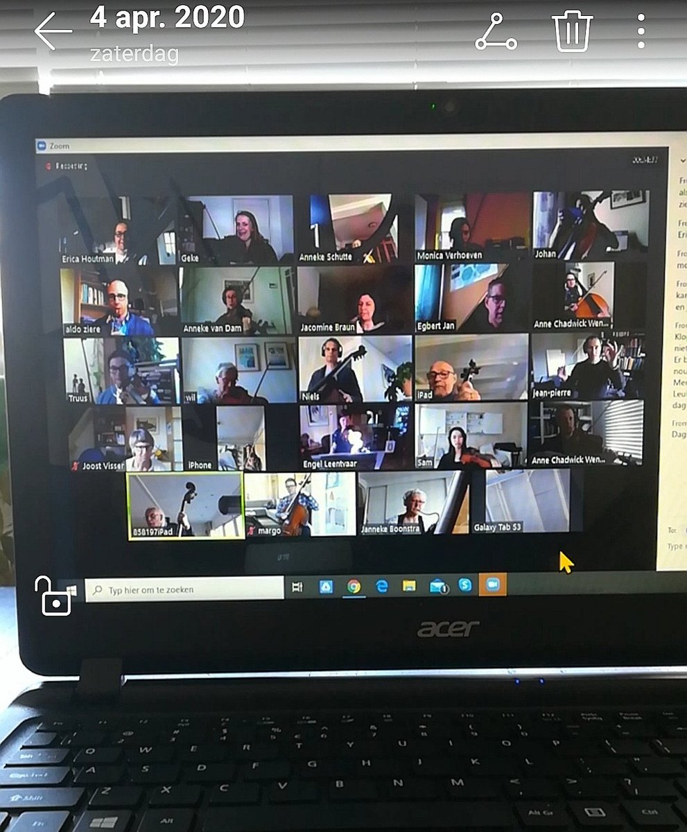 RSOtweets's tweet photo. Onze eerste online repetitie zit erop! 
Erg leuk elkaar even te zien en horen! Grote uitdaging alles onder elkaar te krijgen qua muziek, maar toch klonk ongeveer gelijktijdig Beethoven 7 vanuit onze thuis-studeerplekken #blijfthuis #symfonieorkest #rso #ridderkerkssymfonieorkest https://t.co/Nf9UAQe1pL