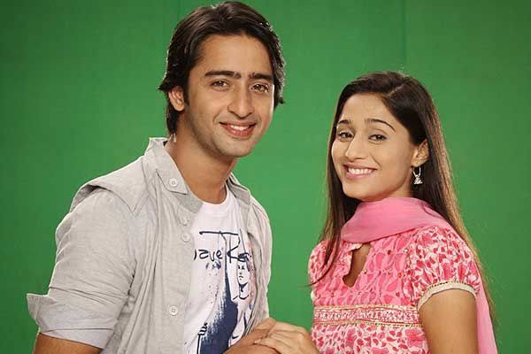  #9YearsOfNavyaThe serial is a sweet, innocent love story that budded during college time and how it was explored till their happily ever after...Introducing us to Anant and Navya!!