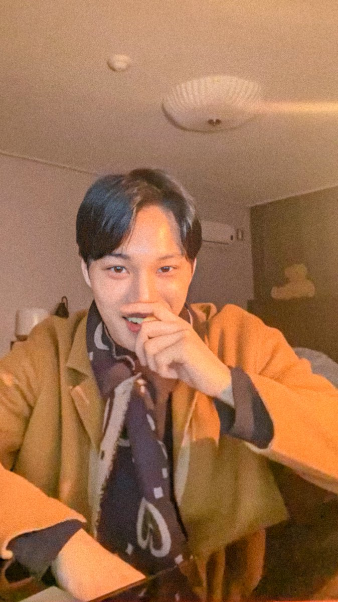 fuck it      —kim jongin being peak boyfriend material;      [a thread]