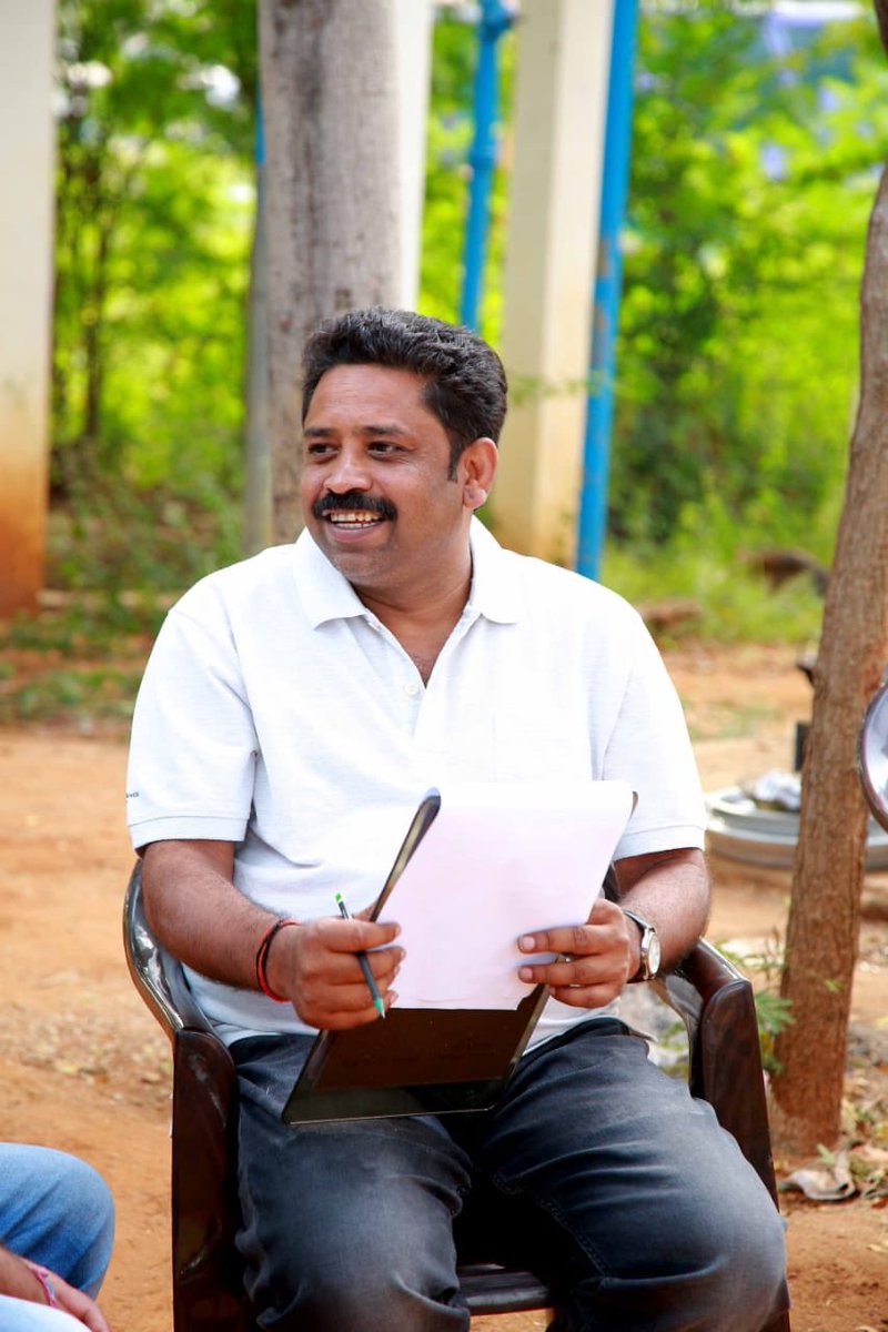 onlynikil's tweet photo. National award winning Director @seenuramasamy ‘s #coronavirusindia awareness song #UnnaiKaakkumNeramIdhu Music by @NRRaghunanthan sung by #Senthildas
https://t.co/JjAYGpfoOG
@onlynikil #NM
#StayHomeStaySafe
#CoronaAlert https://t.co/HQaIg6qYtE