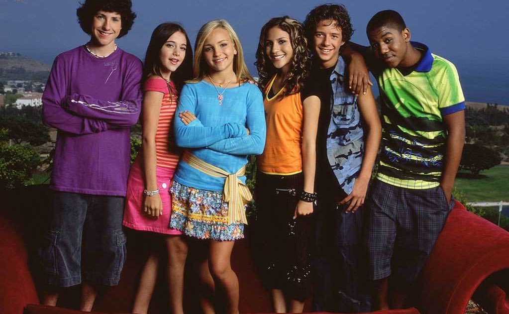 glossyboos's tweet photo. Zoey 101 and drake and josh are the nickelodeon business https://t.co/jcZ2ZaHin8