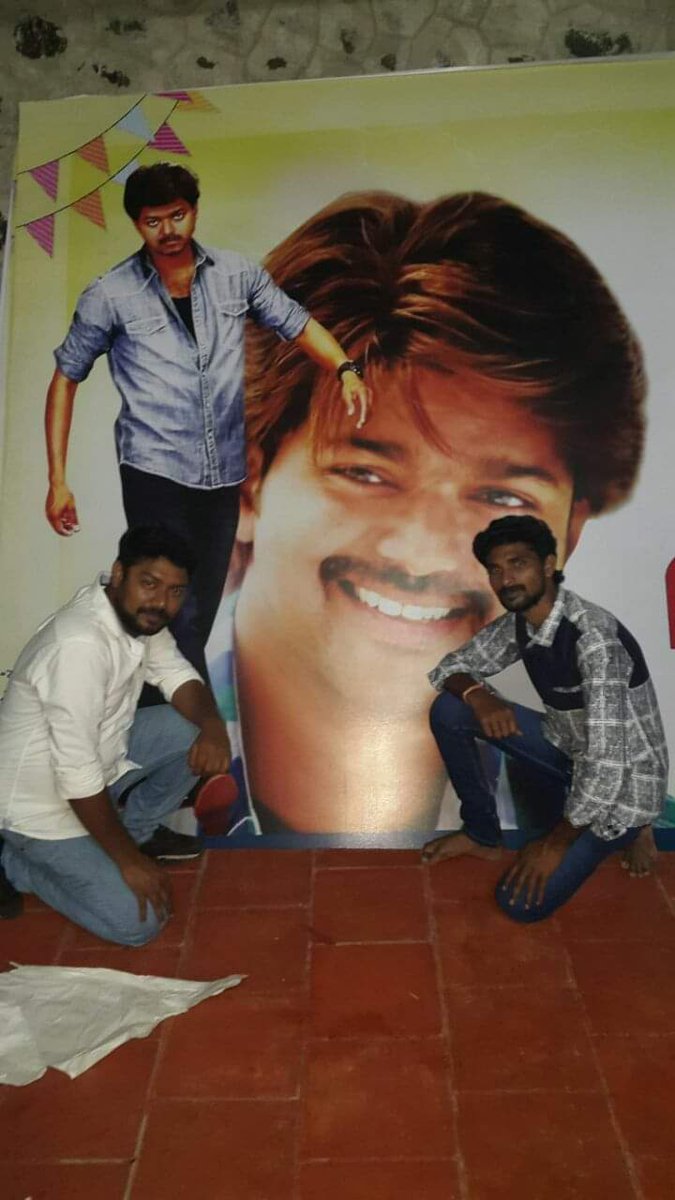 VJ_Sarvanan's tweet photo. #தங்கதளபதியாரின் நல்லாசியுடன் இன்று பிறந்தநாள் காணும் பாசமிகு என் அண்ணன் #Sampaul #Jayakaran அவர்களுக்கு #சோழவந்தான் #தொகுதி தலைமை மக்கள் இயக்கம் சார்பாக வாழ்த்துக்களை தெரிவித்துக்கொள்கிறேம்!!!
@actorvijay @BussyAnand @vijaypuli22 @Dr_Ecr_official @ghillisuresh_22 https://t.co/VbHQIjmjBD