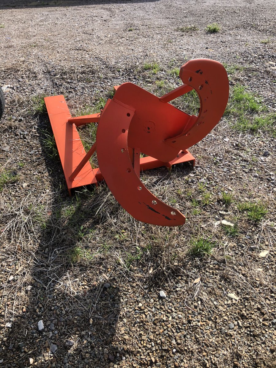 mattyb5's tweet photo. @GribbleRC Old elephant ears to bolt onto the rotor https://t.co/G5UHeomTXm