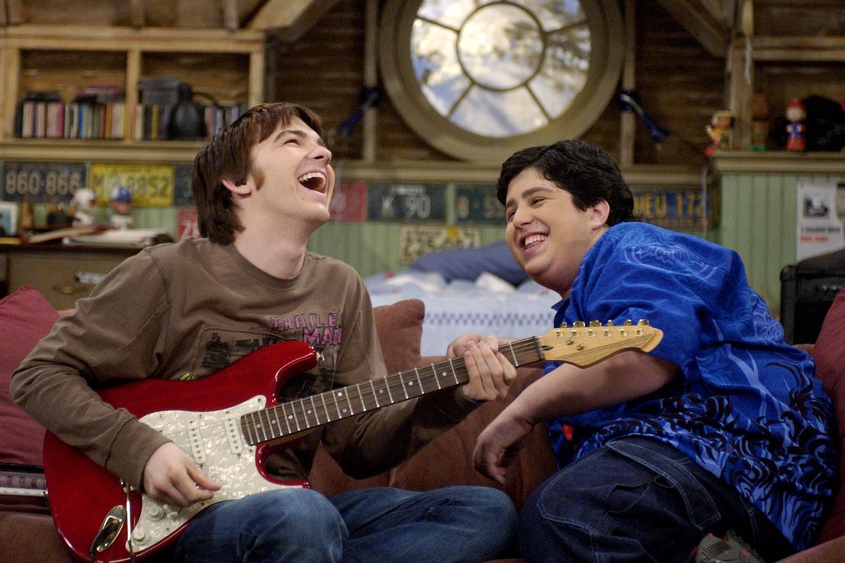 MardarriusMM's tweet photo. Only us 90's babies remember when Nickelodeon was at it's peak....
•Drake &amp; Josh
•Zoey 101
•iCarly
•Ned Declassified https://t.co/ACcI2juiCh