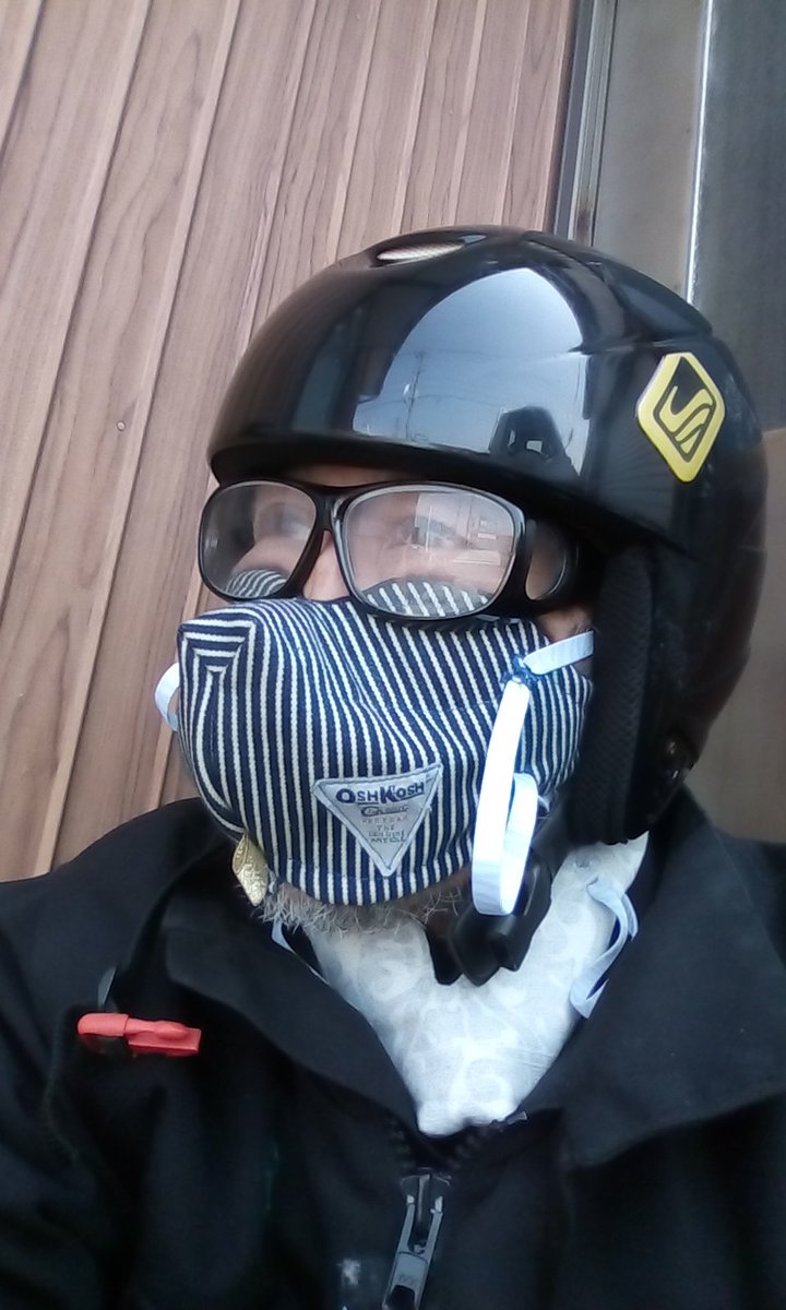 livero951's tweet photo. 大切な人のためのマスク 作り方その1
#diymask #mask #homemademask #自作マスク #howtomakemask #maskforyourlover
https://t.co/pbpyrecRnI https://t.co/AiWEMjc9WL