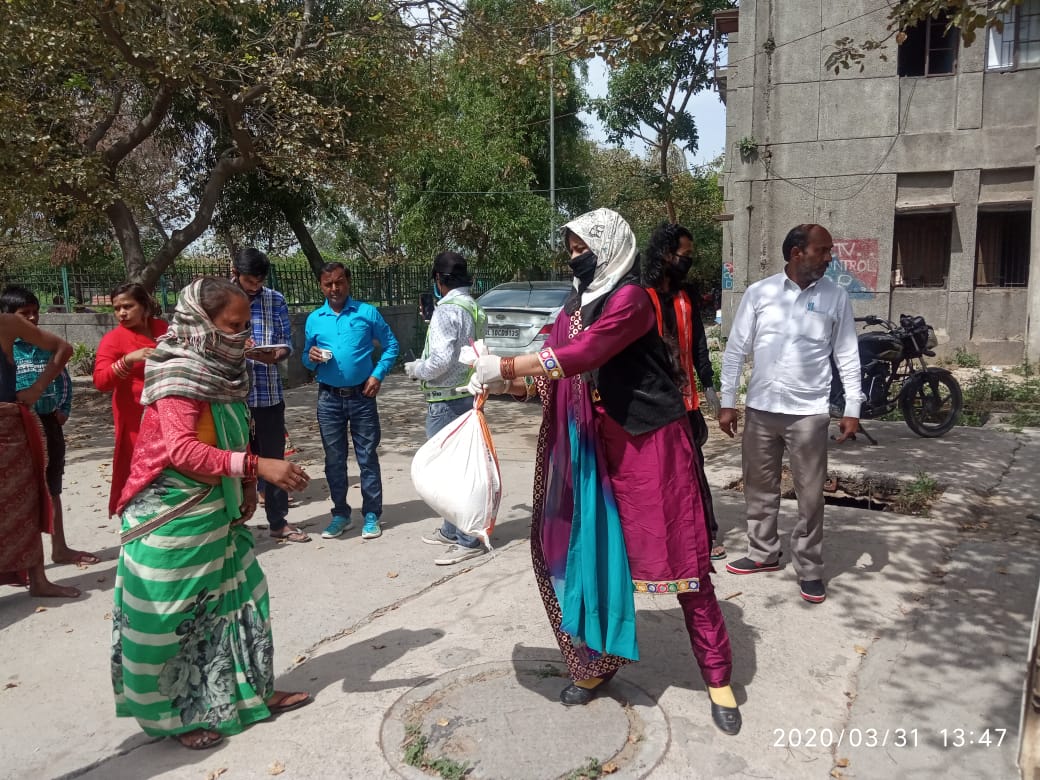 CAHM partner organisation ISHAN organization is in full action to distribute the POSHAN Kits to prevent hunger and malnutrition among children.
Thanks to Praveen Verma &amp; its team from ISHAN in North-East Delhi. <a href="/PraveenK_Verma/">Praveen Verma</a>