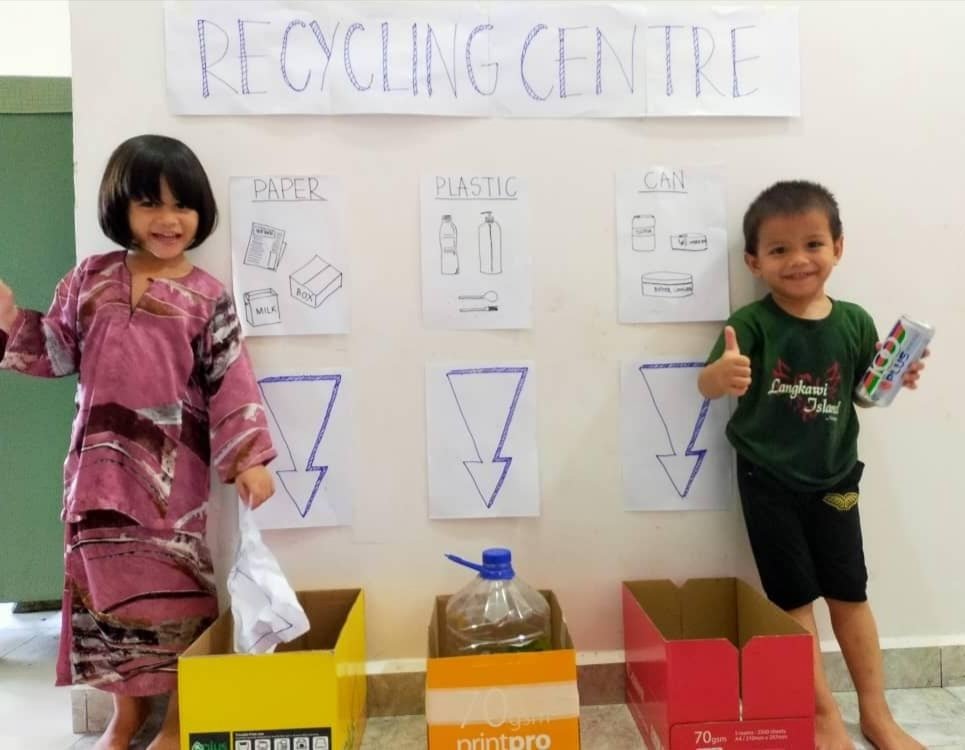 MsSyaraSaifudin's tweet photo. E-learning by #msukids π©π»βπ«π¨π»βπ« Well done parents, children and teachers β€οΈ Theme of the week : Love Our Environment π (video, worksheet, role play, station, art & craft) #earlychildhoodeducation #RMO @MohdShukriYajid @MSUmalaysia https://t.co/mzUaLK2ruK
