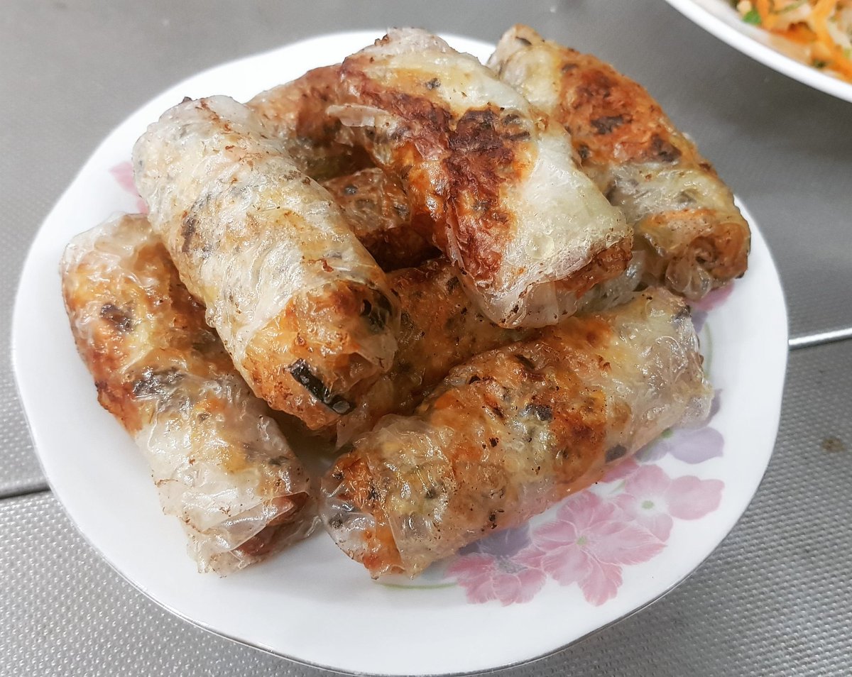 ntvblog's tweet photo. Chả giò #homecooking #springrolls #springroll #chảgiò #chagio #vietnamesespringrolls #vietnamesespringroll #vietnamspringrolls #vietnamspringroll #cheapfoods #cheapfood #superfoods #deliciousfoods #omgfood #bestfood #wowfood #famousfood #amazingfood https://t.co/QtXakv3MAC