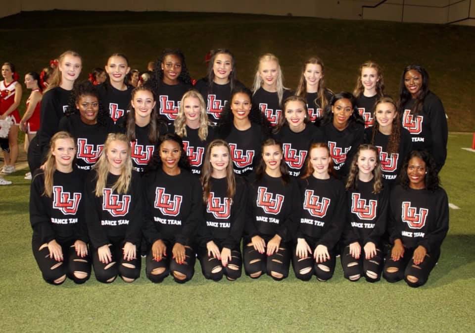 HannahH178's tweet photo. here are some pictures of me and my team because I am grateful to have them in my life and I miss them, that’s all♥️🖤🥺 https://t.co/DmNe9dMNHf