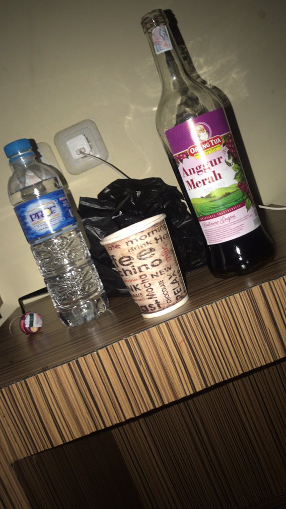 follow and Retweet, avail area banjarmasin dan sekitarnya, tdk menerima recehan...😁😁
#shemaletop #shemalebanjarmasin
#bdsm #domination #camseks #bobanjarmasin #BookingNow  #BoBalikpapan #bokingbanjar #shemalehighcllas #wariaborneo #warianakal #ladyboycantik #shemalebdsm