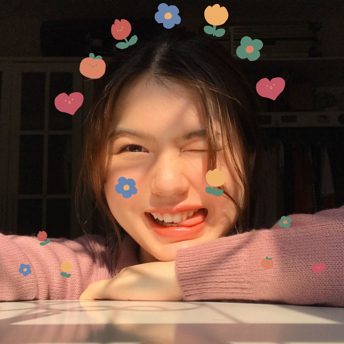 kannlita's tweet photo. อันนี้เเต่งใน b612 คือสงสัยอยู่ตั้งนานว่ารูปเเบบนี้เค้าเเต่งกันยังไง นึกว่าต้องใช้ติ้กเก้อเเปะทีละอันเเต่ที่จริงคือใช้เเค่ brush ลากๆเอาได้เลย ง่ายมากๆๆๆๆเเปะยังไงก็น่ารักไปลองกันดูเน้อ เค้ามีให้เล่นหลายเเบบเลย!🧸🌼🍳

#แอพดีบอกต่อ #ไว้รีวิวห้ามขายของโว้ยย  #แอพแต่งรูป https://t.co/an3b0ZMAmI