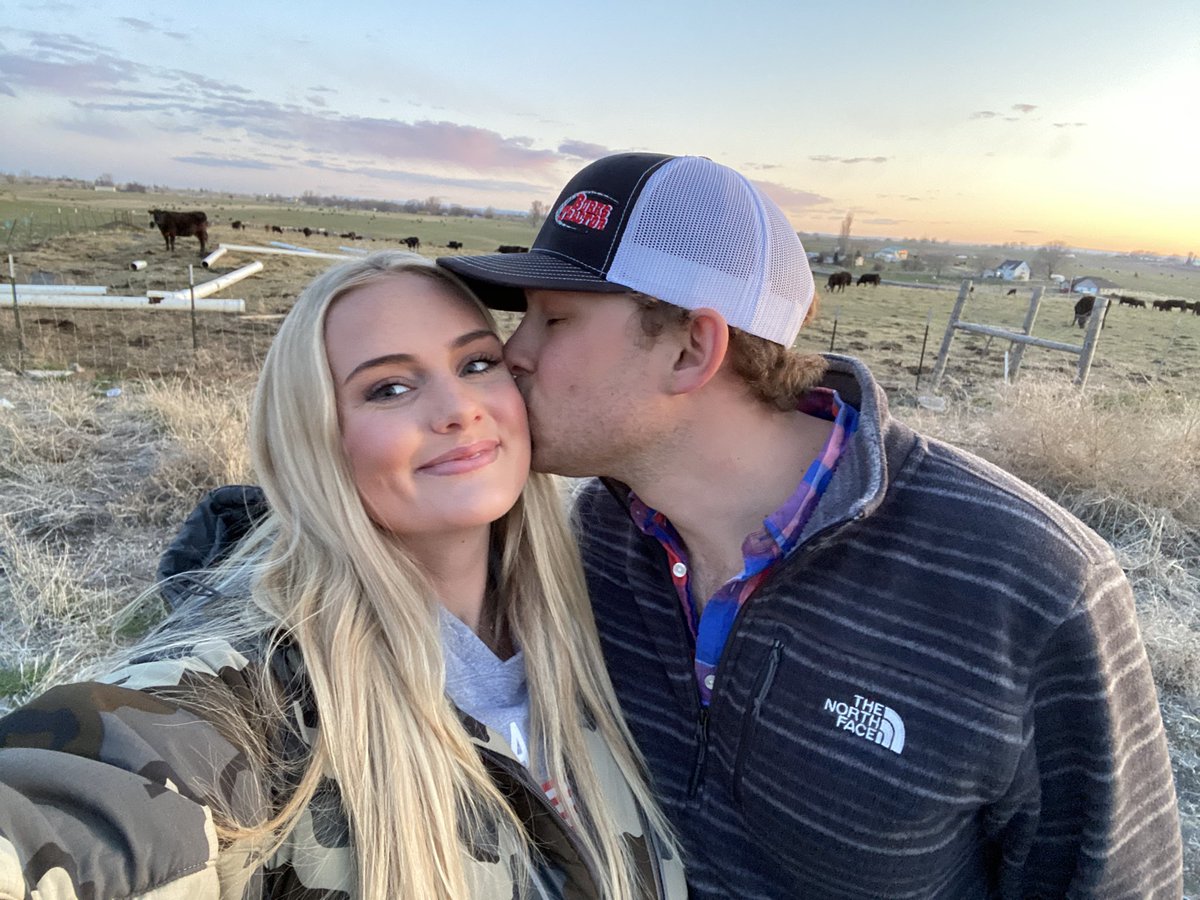 LivelyMckenna's tweet photo. Our date night these days 😘 https://t.co/6uQYpL8GHF