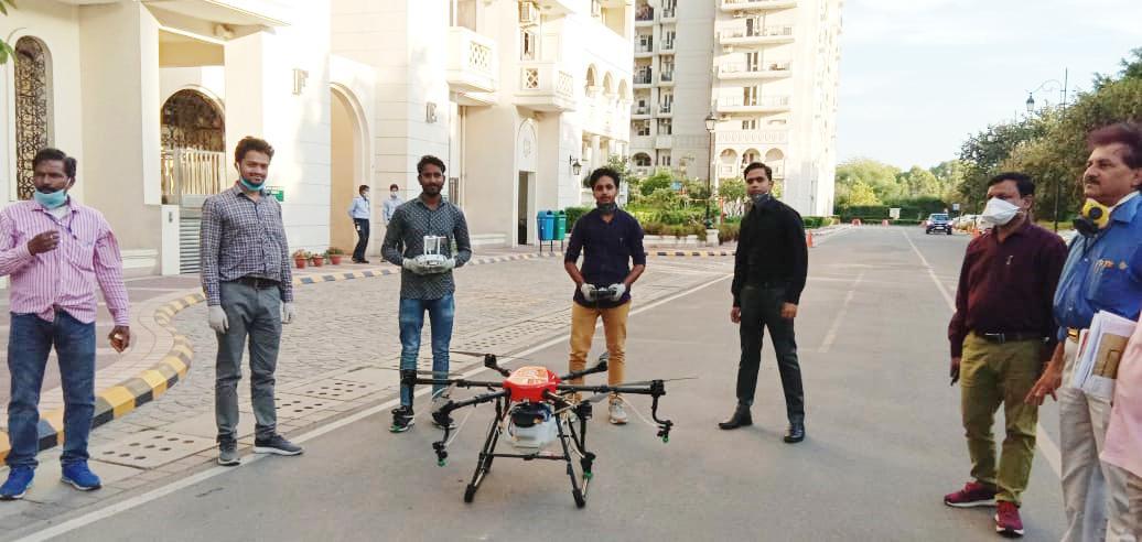 thedroneviper's tweet photo. Day 03 - Prem Nagar, Aaram Bagh, Dev Nagar, West Patel Nagar, DLF Towers Karampura 
The team of @robotics_indian has shown that they are working selflessly to protect each and every citizen of India from this deadly virus. #CoronaWarriorsIndia 
@ndtv @ANI @moayush @aajtak https://t.co/6mzpZUroEg
