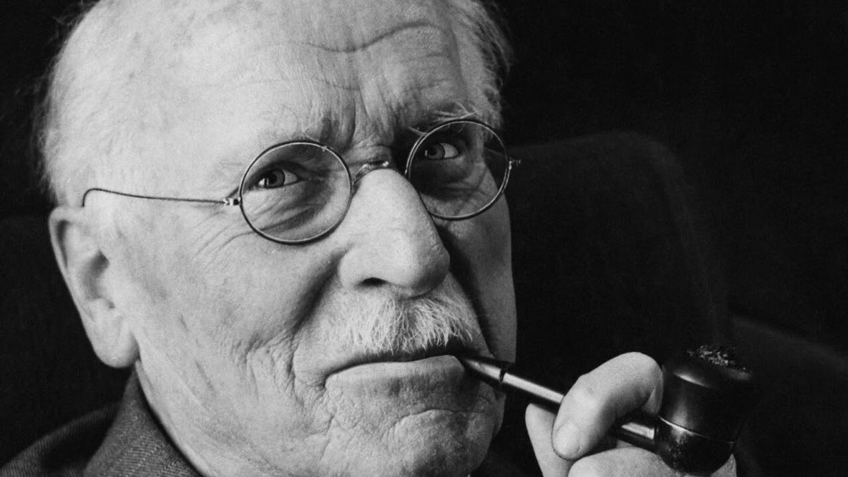 « Les crises, les bouleversements et la maladie ne surgissent pas par hasard. Ils nous servent d'indicateurs pour rectifier une trajectoire, explorer de nouvelles orientations, expérimenter un autre chemin de vie. »
Carl Gustav Jung