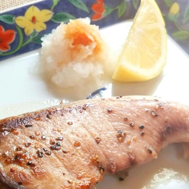 Higebouzu6's tweet photo. 本日のおすすめ！！
ぶりの塩焼き　380円
豚もつ味噌炒め　380円
#西川口 #西口 #徒歩5分 #コロナ #桜  #花見 #鰤 #塩焼き #豚 #もつ #味噌炒め #格安 #お��� #パスタ #赤髪 #眼鏡坊主 #お一人様歓迎  #ワイン #宴会 #パーティー https://t.co/J8Dk2UtF0V