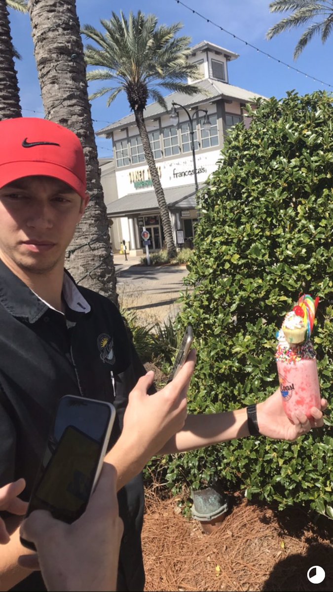 BozemanRett's tweet photo. When bae says she wants ice cream but pulls up the hours for marble slab: https://t.co/xeEuVJCOVp
