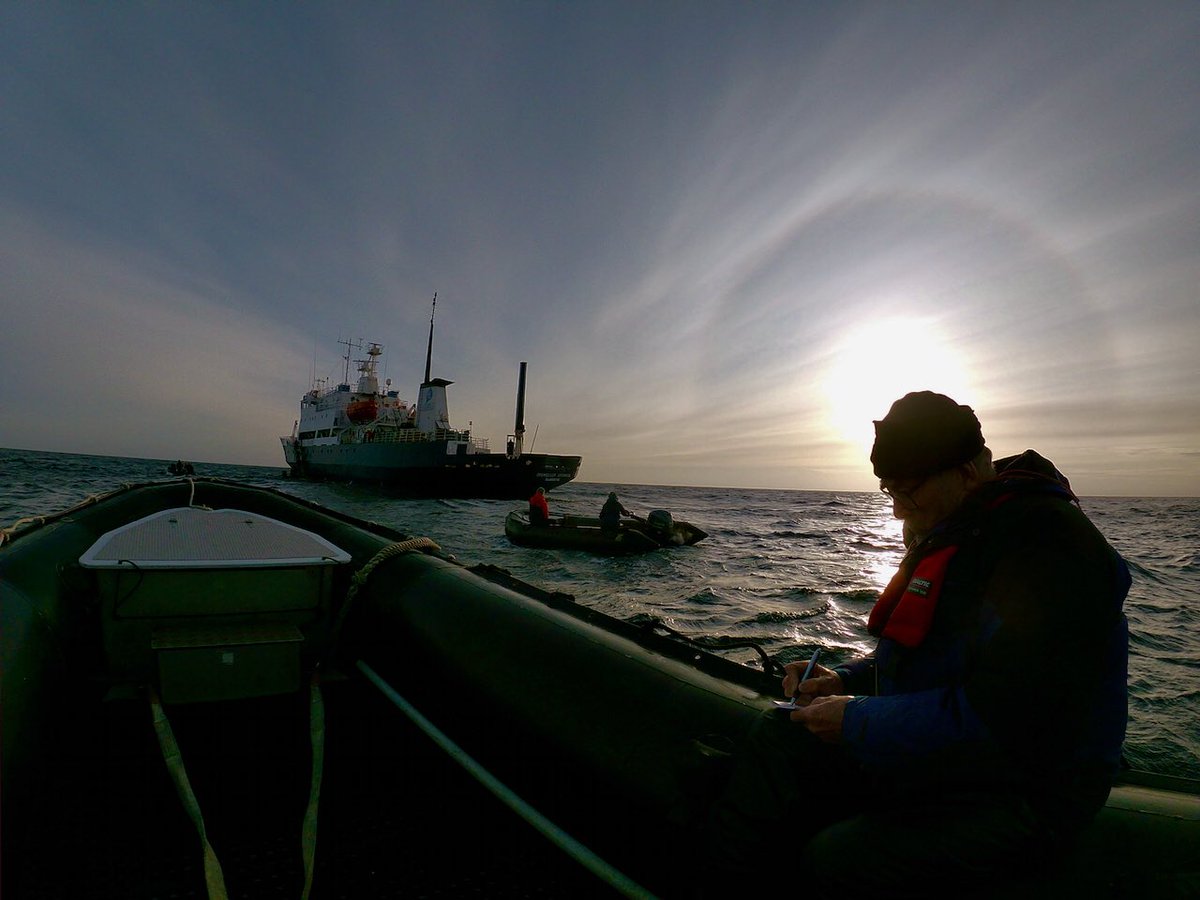 DanBrownNature's tweet photo. A superb #sunhalo over #mounterebus #Antarctica as we visited Scott’s Hut at #Capeevans. This place is spectacular on any visit let alone with this meteorological bonus. Also second halo behind #Rosssea legend David Harrowfields head off #snaresislands #stormhour #weatherwatching https://t.co/DojvwVAzyO