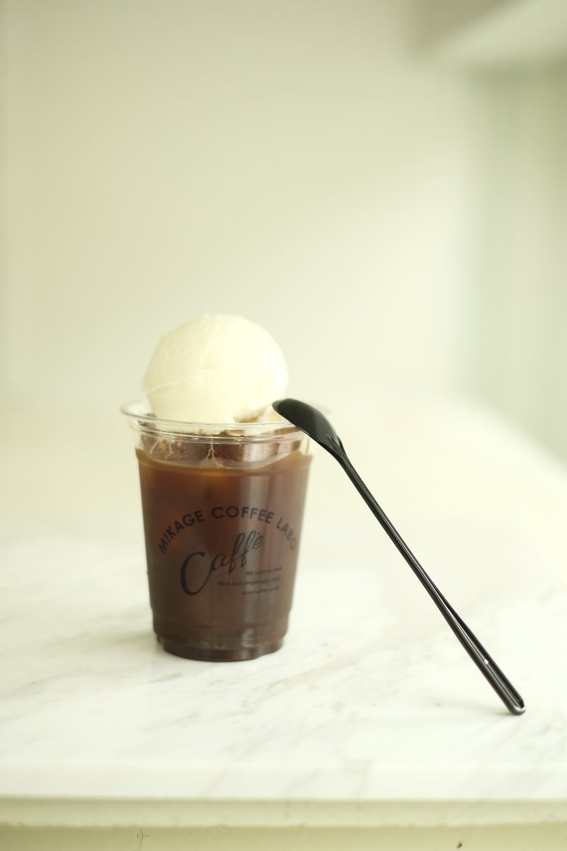 MCLgelato's tweet photo. 今日はあったか〜い☀️
なので、コーヒーフロート。
#コーヒーフロート #コーヒー #ミコボジェラート #ジェラート #ミカゲコーヒーラボジェラート #カフェ #カフェスタグラム #御影 #御影カフェ
#micobogelato #micobo #gelato #icecream #mikagecoffeelabogelato #gelatolover #oneteam https://t.co/toAhGkoDVv