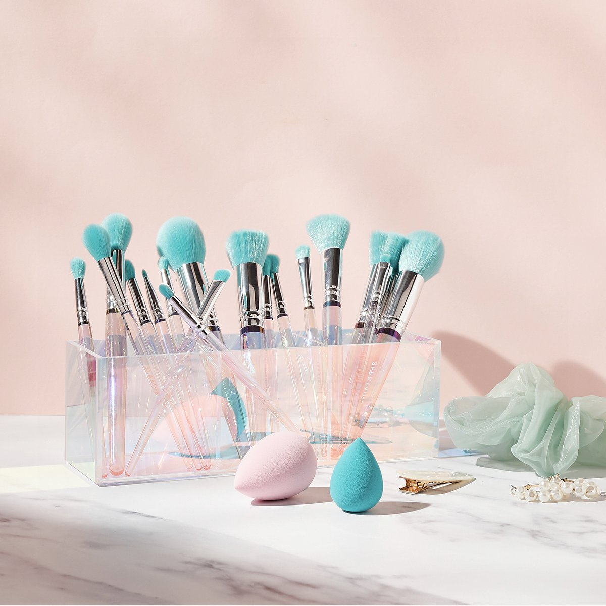 Spectrumbrushes's tweet photo. Saturday's spent dreaming over the most lust-worthy #vanityspace ✨ Use our Oceana 3 part acrylic storage to organise your mermaizing #makeup brushes this weekend 🐠💜
Treat yourself to our Oceana collection now ✨
https://t.co/eCtehtxrda https://t.co/nMrjEKK10f