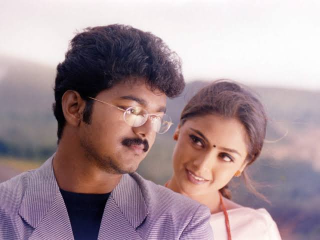 bvinoth_love's tweet photo. @SimranbaggaOffc
From where all my craziness on you started. A mother for three children and dancing for Althota Boopathy in same time..you only can do it thalaivii 😍😍😍 Simran forever +😍😍😍
#HappyBirthdaySimran #90skidsfav #Simranforever https://t.co/8BLEErdA3M