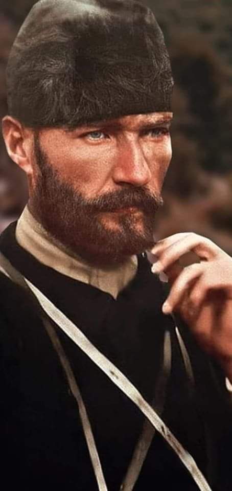 Bir gün, düşmanların dahi seni takdir edecek, senden medet umacak ;

Gazi Mustafa Kemal Atatürk 🇹🇷