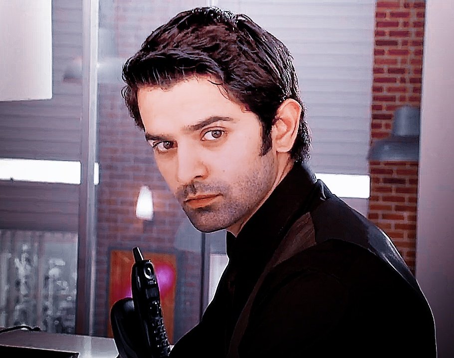 Arnav - "Agar ye type nahi Kar sakti, tho apna resignation type kardena" #Arshi  #RabbaVe  #IPKKND #SanayaIrani  #BarunSobti