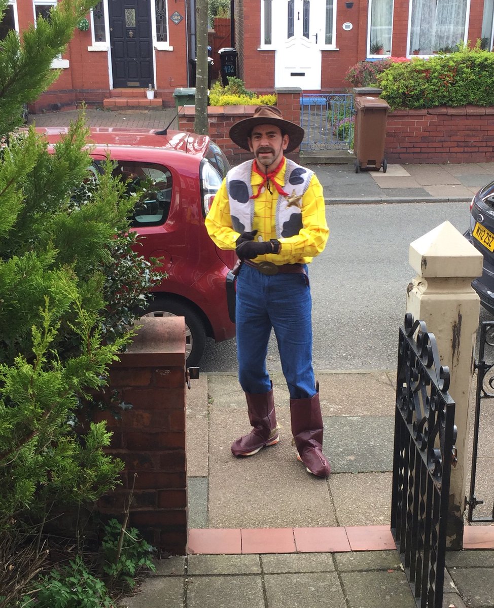 Jezistadore's tweet photo. Thanks to everyone in Edgeley who looked out for me yesterday and shouted “howdy”👋 I’ll be back again from 5pm on Monday, doing the same route plus a few detours where requested and to see everyone that I missed before. Take care and stay safe 🤠👍
@stockportspidey @EdgeleySK3 https://t.co/v10aDyfSMS