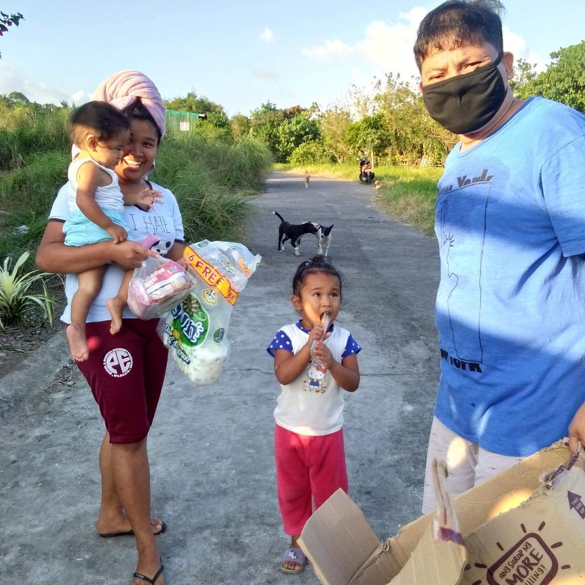 ESOPofficial's tweet photo. Keep up the good work Brother and Sister Eagle Scouts of ESOP Quezon Council Chapter! Ayos! ⚜️🦅👍

#ESOP #Scouts #CreatingABetterWorld #BetterWorld #Scouts4SDGs #MessengersOfPeace #MoP #Ayos #DoAGoodTurnDaily #ResponsablengScouts https://t.co/dG3vgq34nt