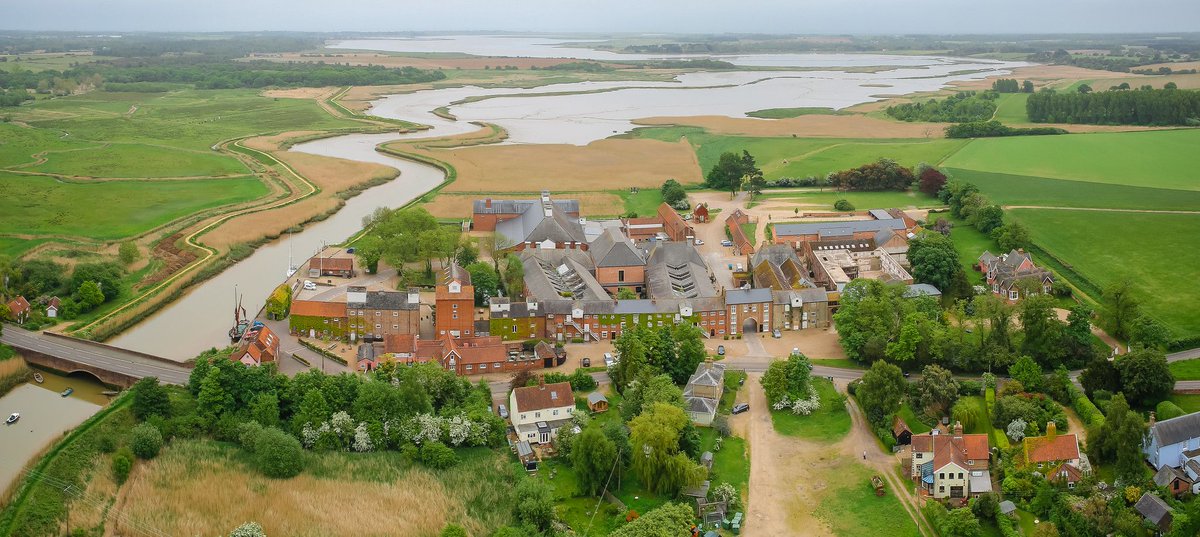 SnapeMaltings's tweet photo. High tide at the Maltings - it's amazing the volume of water that flows up and down the River Alde with each ebb and flow.
We'd love to see your photos of the River at Snape Maltings...
#snape #snapemaltings #riveralde #suffolk #snapestyle https://t.co/6yILbtMNVv