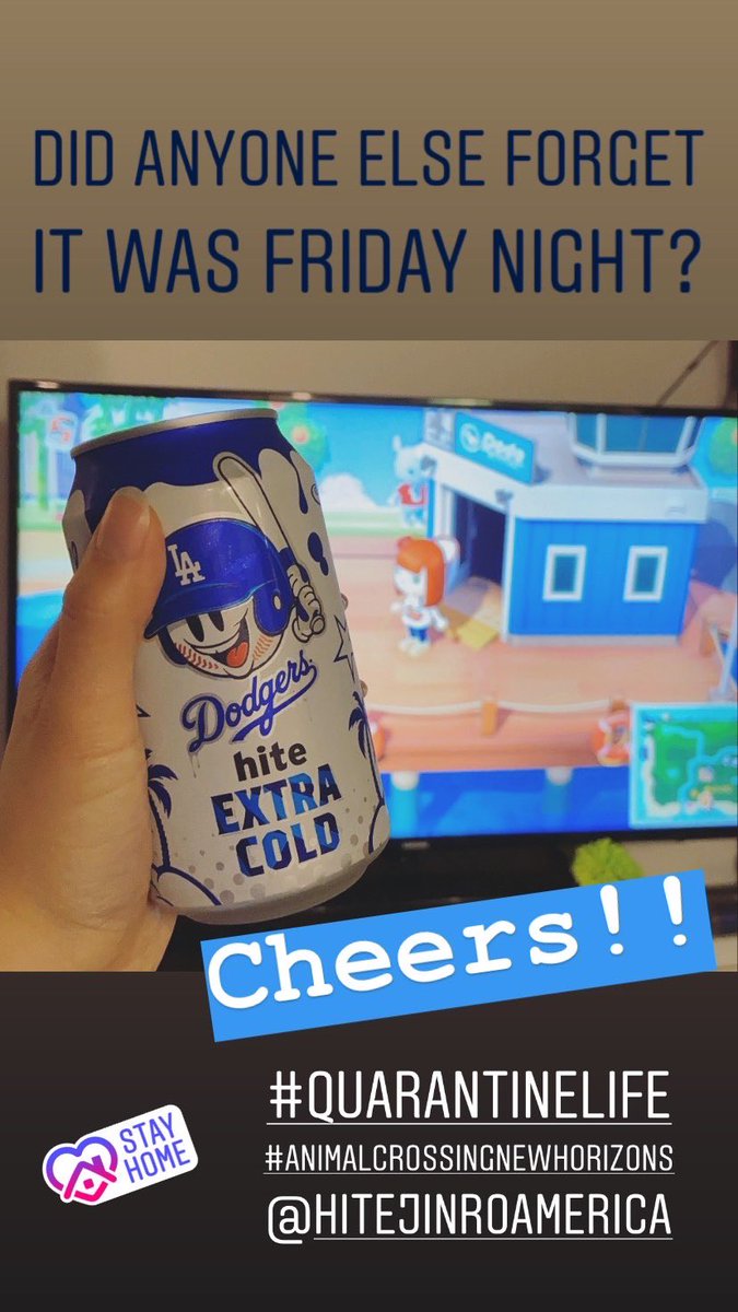 SoiledPink's tweet photo. Cheers! I m getting sick of drinking alone.. so CHEERS TO EVERYONE WHO FEELS THE SAME WAY🍻
#StayHome #AnimalCrossingNewHorizon #QuarantineLife https://t.co/1gtd6ROfXc