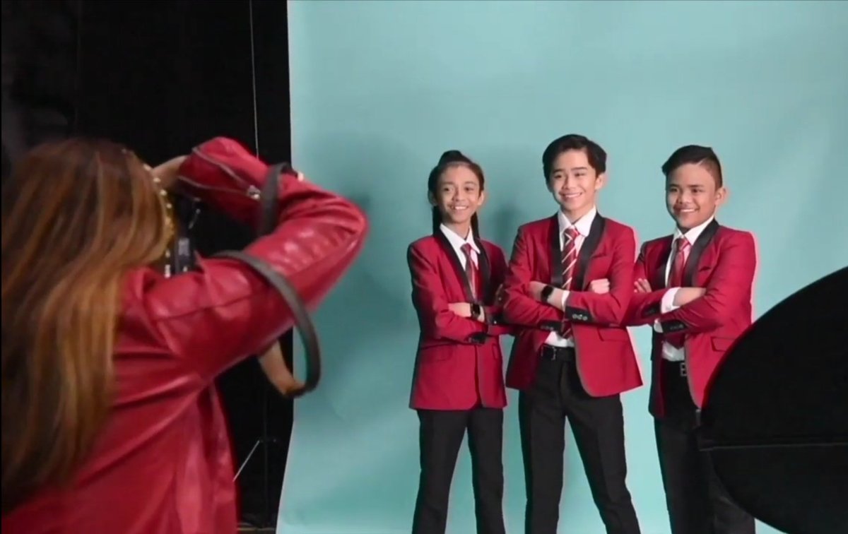 anchorsophia's tweet photo. New vlog of Creative Juices Photography out now on YT! Don't miss it! 

Click on the link for the full vid
https://t.co/j2UBAcPiWn

#ShowtimeChillaxAtHome TNTBoys
@TheTNTBoys | @TNTVersions https://t.co/zbHlmWpqKn
