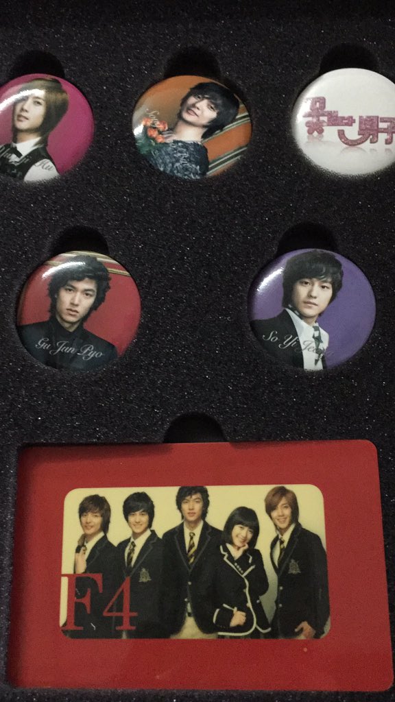 GDJeng's tweet photo. ขายยกชุดเลย1490ถูกมากๆจ้า เวอร์Luxury มีการ์ดรวม #F4Korea #Boyoverflower #LeeMinHo #KimHyunJoong https://t.co/ZCdygZPv7s