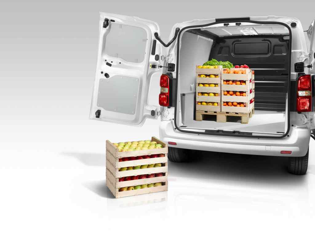 CitroNoticias's tweet photo. Vehículos comerciales Citroën: Al servicio de los profesionales. https://t.co/MYogJjGypf https://t.co/4hIWLJ25AA