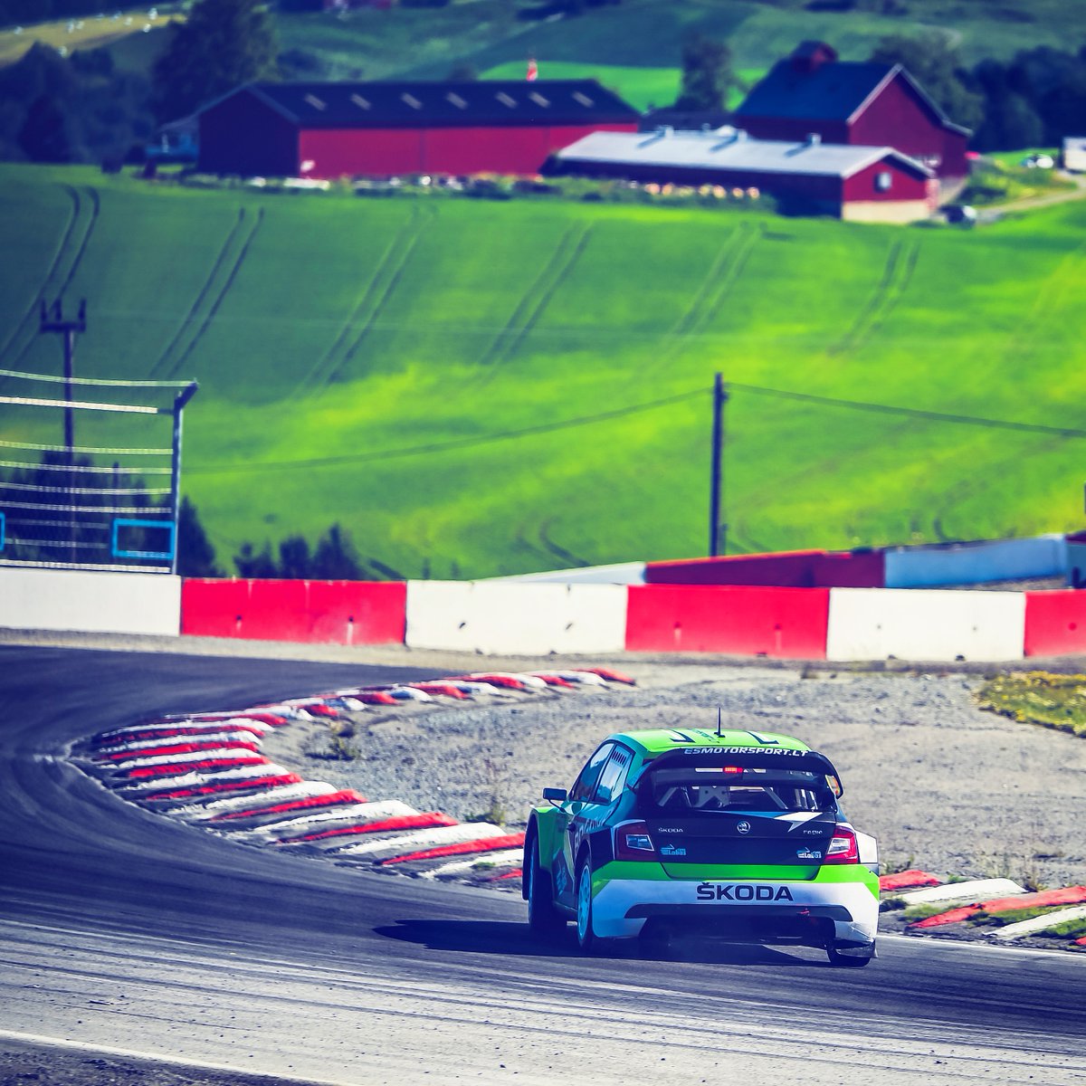 See the houses over there? Just driving to spend the whole weekend there. Stay home. Stay safe.

#ESmotorsport