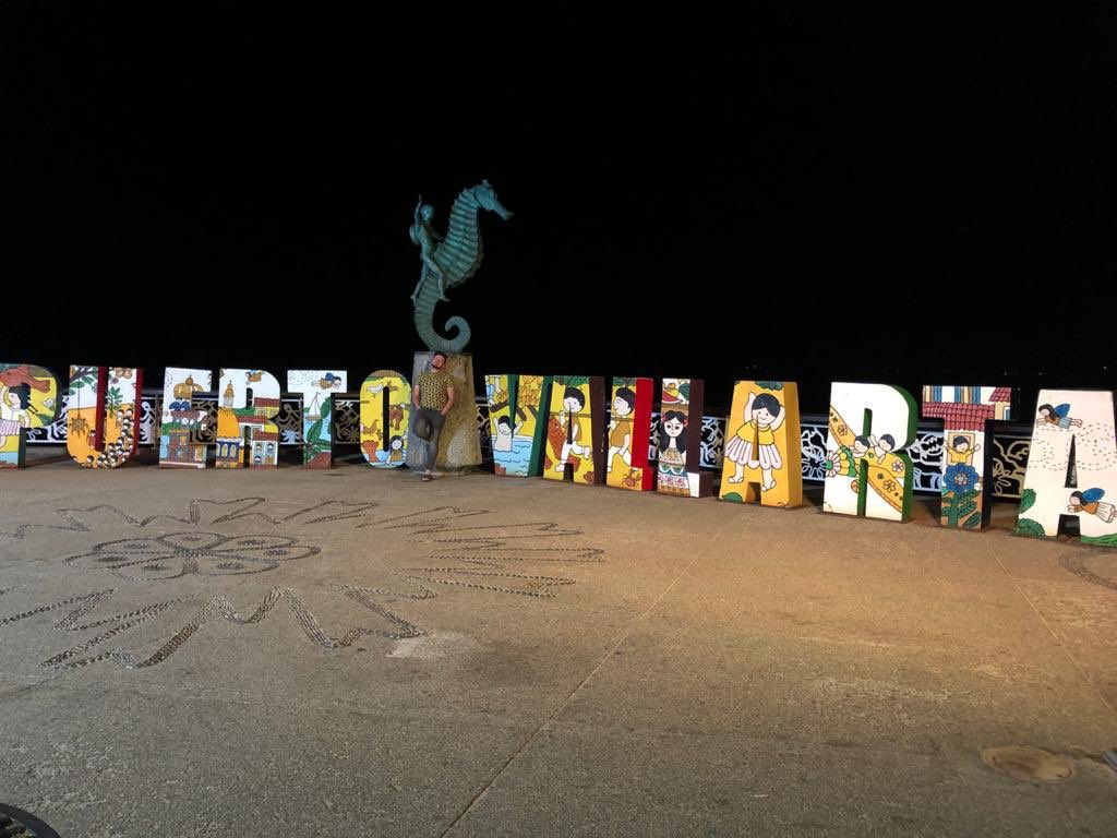 omer_bado's tweet photo. #vacaciones #puertovallarta #marzo #2020 😉🌴🏊🏻‍♂️🌊 https://t.co/pantsvR0Uv