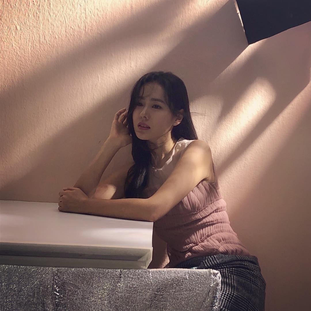 iu and son yejin ; a thread↳   #아이유   #손예진