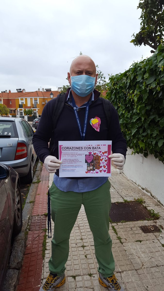 Aapsp2018's tweet photo. La @Aapsp2018 reparte asesoramiento y material de primera necesidad de emergencia sanitaria, trasladando la iniciativa CORAZONES CON BATA a los lugares que acude.

#áreacardioprotegida
#esporti
#Honken
#Kempoatama
#Corazonesconbata https://t.co/TSlutrQmgj