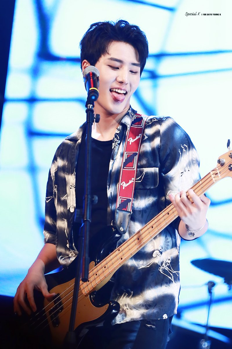 YoungK sticking his tongue out—a thread—  #DAY6   #데이식스   #YoungK