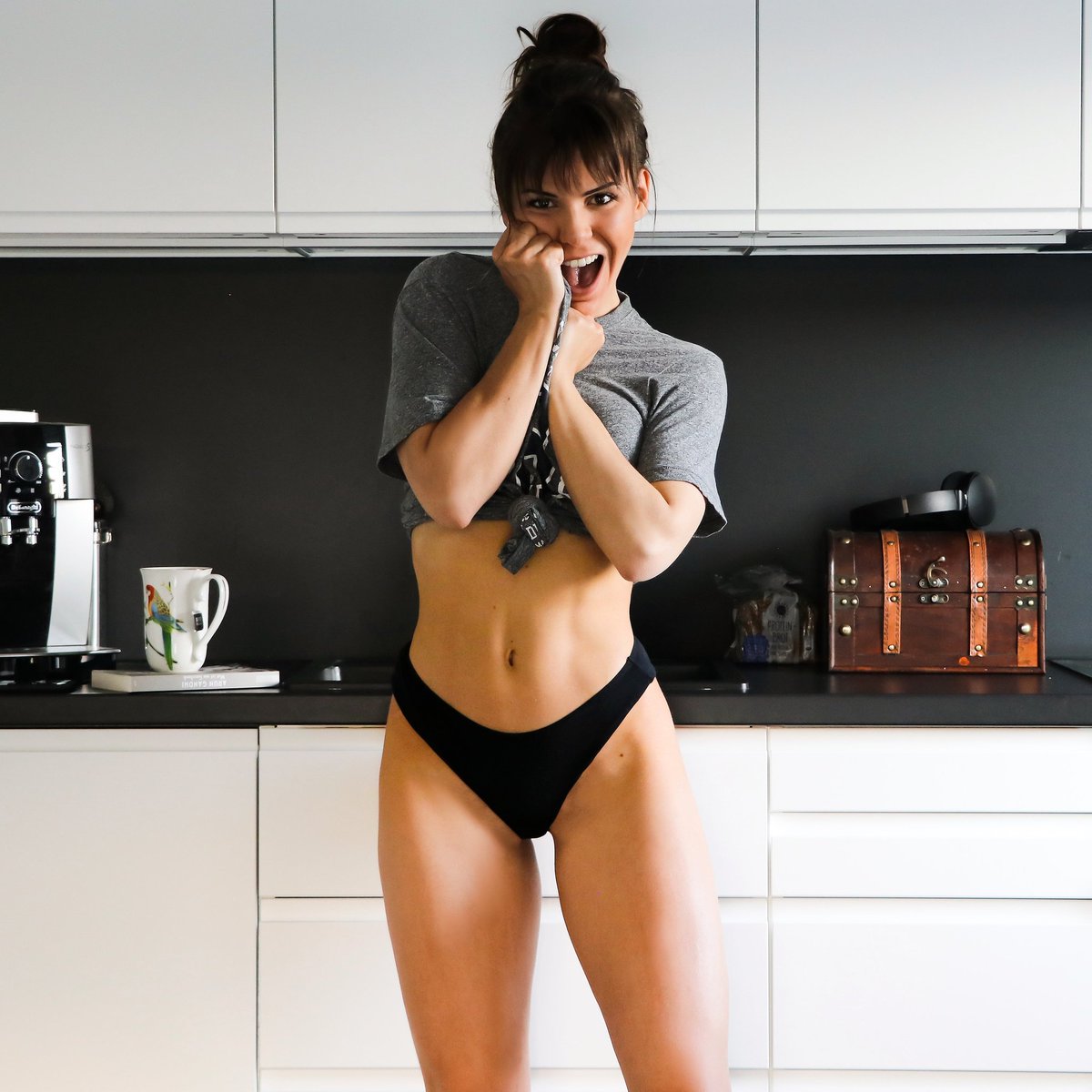 MichellKaylee_'s tweet image. What's helping you get through this #COVID19 time?
Check this link &amp;gt; instagram.com/p/B-fLn6KneLL/…
#luzern #coronavirus