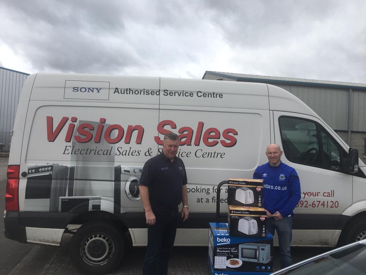 LinfieldAcademy's tweet photo. The Academy, like most have family working on the front line during these unprecedented times and we are so grateful. Over the last couple of days we have donated Microwaves and toasters to the staff at the Mater & ulster hospital to help with meal times.
#SupportOurNHS π https://t.co/u3EC3tlUlu