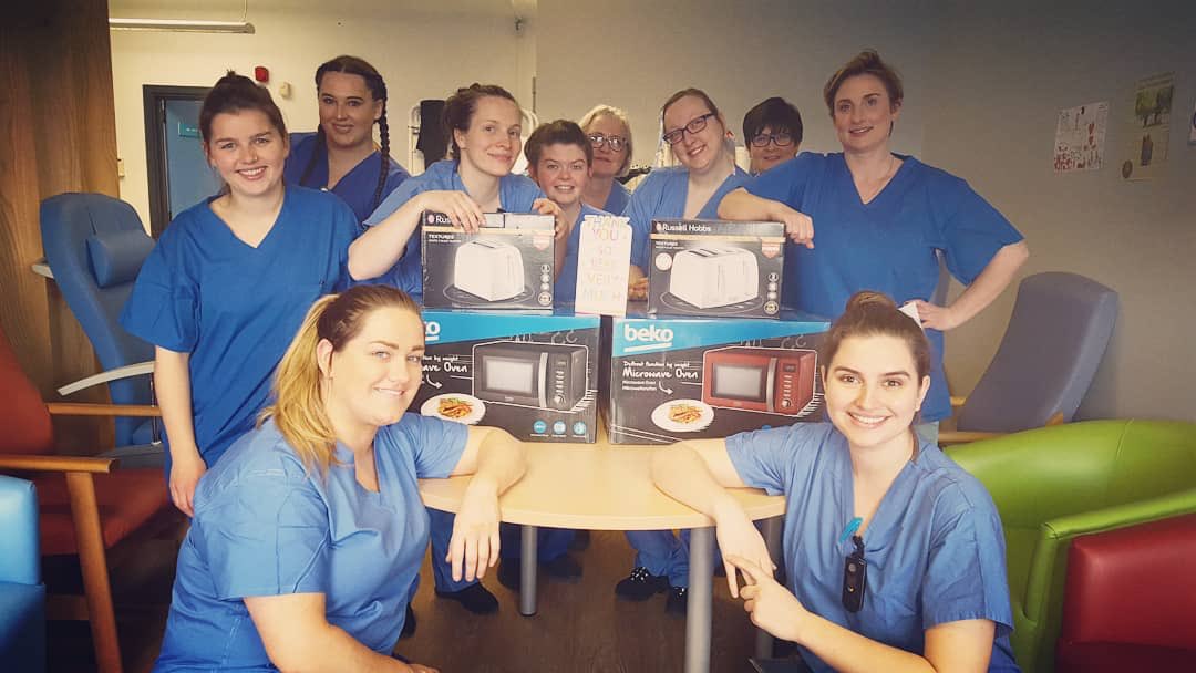 LinfieldAcademy's tweet photo. The Academy, like most have family working on the front line during these unprecedented times and we are so grateful. Over the last couple of days we have donated Microwaves and toasters to the staff at the Mater & ulster hospital to help with meal times.
#SupportOurNHS π https://t.co/u3EC3tlUlu