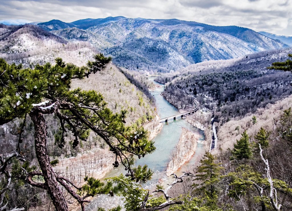 cakemaker1962's tweet photo. #my #most #liked and #shared #pic #tennessee @NikonUSA #appalachiantrail #dayhiker #nolichuckyriver #nolichuckycliffstrail #elevation #landscapephotography #landscape #outdoors #february2020 #lucky #amateur #erwintennessee https://t.co/FkO4Aj5G9J