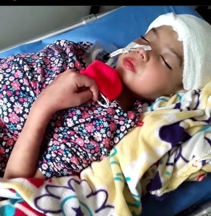 arepita_feliz's tweet photo. Atención Amigos de #Caracas

Ella es victoria Andrade  de 8A paciente oncológico de #Valencia  actualmente recluida en el Perez Carreño y debe ser trasladada al JM de Los Rios
Sus padres necesitan hospedaje ya que duermen donde los agarra la noche

Mama: 0412-1246932

#Ayuda https://t.co/yS4FhEcGST