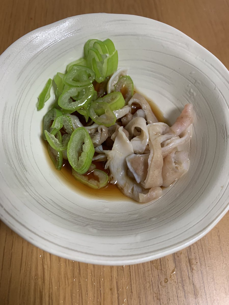 吉野七宝実 Auf Twitter 肝ポン酢で刺身とエンガワ ヒラメの胃袋ポン酢ネギ和え ヒラメのアラで出汁を取った皮入りお吸い物 こりゃ酒が進むな しほみんの漁師飯