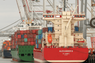MasContainer's tweet photo. Resumen de #Noticias: #Navieras #europeas en punto de #quiebre / #Folovap #Virtual / #Nowports abre su #plataforma por #crisis / #Galería #USNSMercy en #NY / Lo #mejor de la #Semana - https://t.co/YOtOro0I30 https://t.co/L9XUKfWc1A