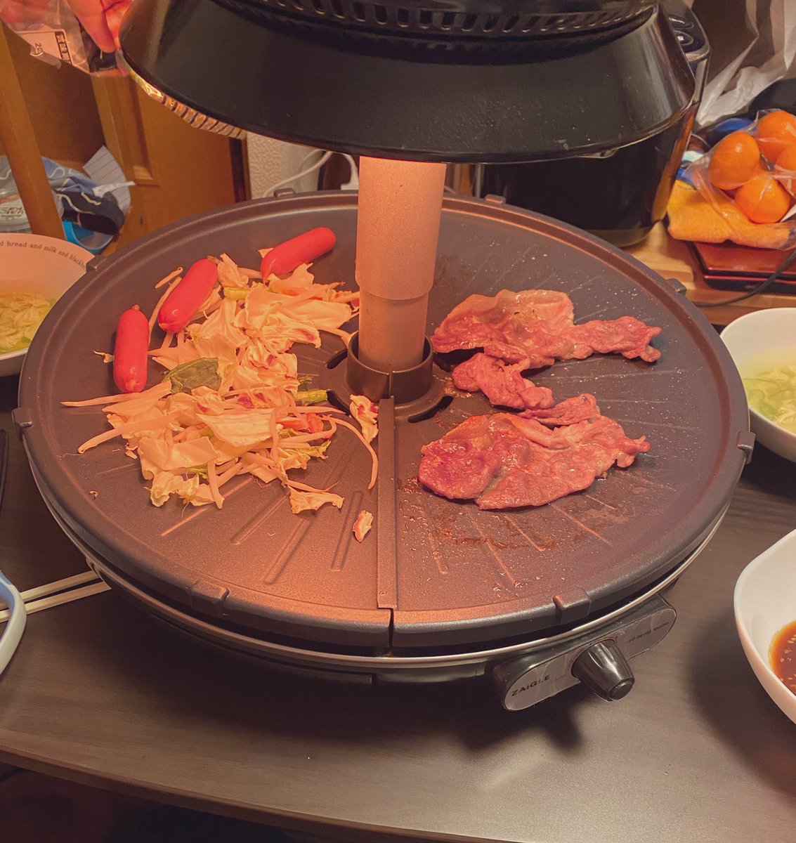 idz1220's tweet photo. 外出ができない日は、お家で焼肉🍖
あつ森とキヨが面白すぎた。
あつまれ焼肉の森。と名付けよう、

↑ネーミングセンスの鬼👹？ https://t.co/4X803viBUX