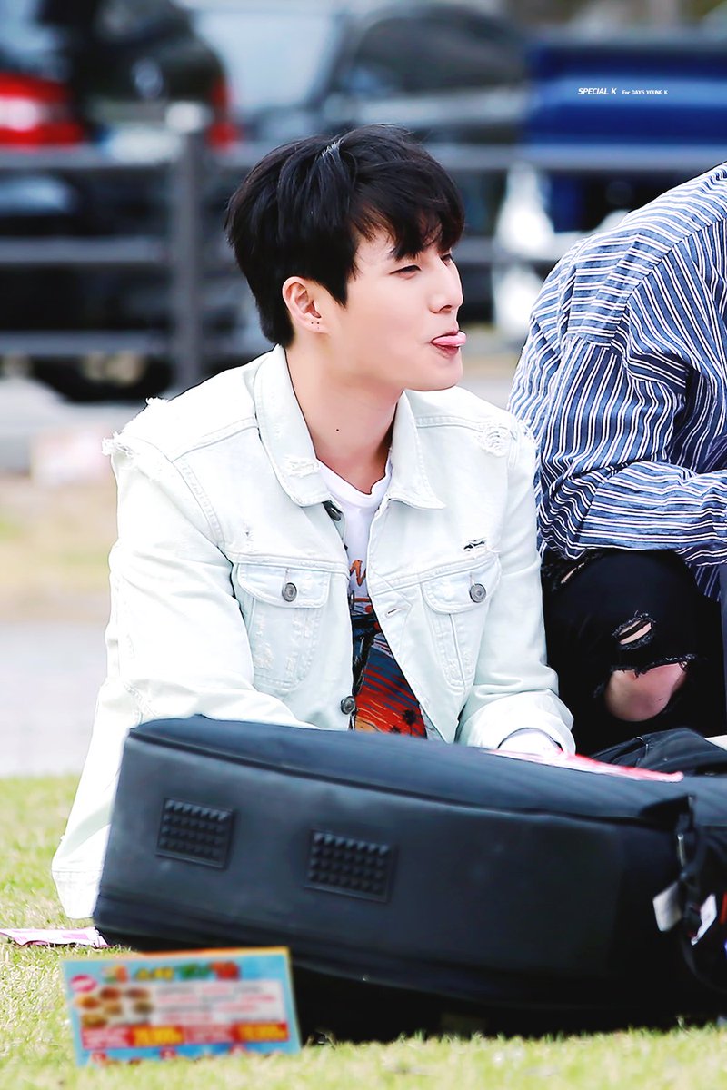 YoungK sticking his tongue out—a thread—  #DAY6   #데이식스   #YoungK