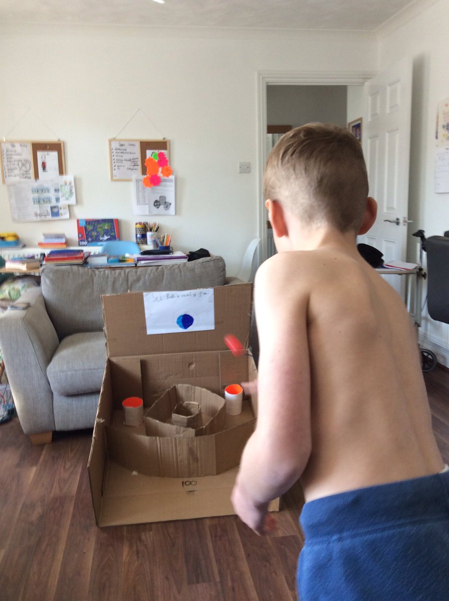 mummy_tutu's tweet photo. Lets make something with cardboard boxes 🤦‍♀️🤦‍♀️🤦‍♀️🤦‍♀️🤦‍♀️ @CanadaHillSch @canadahillbeech @canadahillrowan https://t.co/SzO5AXxaYH